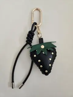 チャーム　フルーツモチーフ　いちご