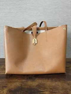 極美品/カード付】フルラ ソフィア トートバッグ レザー 肩掛け