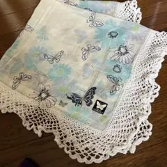 新品  HM 花と蝶の ハンカチ ガーゼハンカチ レース編み