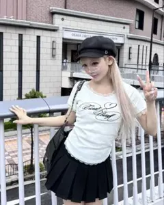 Treat Ürself tattoo logo T-shirtsのサムネイル