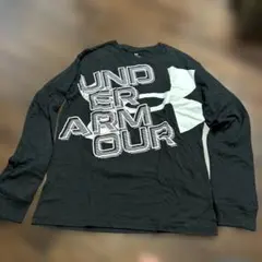 Under Armour ブラック ロングスリーブTシャツ YLG