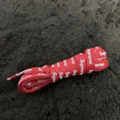 Supreme ロゴ入り赤シューレース