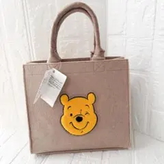 新品未使用ディズニーストアDisneyStoreプーさんトートバッグフェルト生地