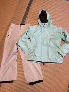 バートン　ガールズ　スノーウエアー上下セット