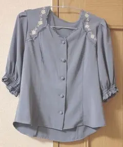 【an3】ダイヤ開きローズ刺繍ブラウスのサムネイル