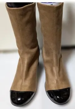 ベージュ フェイクスエード 中ヒール ミドル丈ブーツ