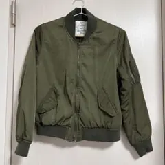 オリーブグリーン MA-1ジャケット