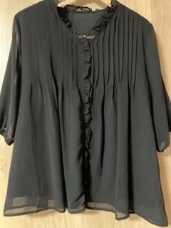 ブラックシフォンシャツ フリル付き