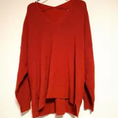 Elura エンジ色 Vネックニットオーバーサイズ