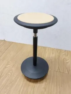 K◇1004 Wilkhahn ハーフシーティングチェア Stitz コルク