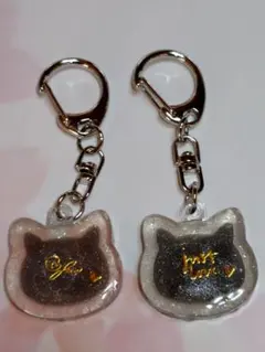 黒色の猫型のキーホルダー　レジン　ハンドメイド