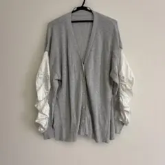 グレーのリブニット