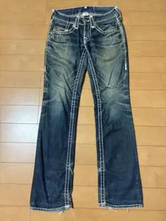 TRUE RELIGION BOBBY SUPER T ブーツカット 白ステッチ - メルカリ