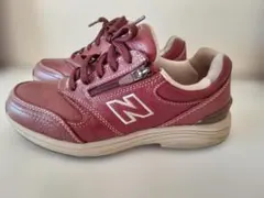 New Balance バーガンディ スニーカー