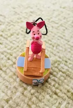 コカコーラオリジナル ディズニー ピグレット ジオラマフィギュアストラップ