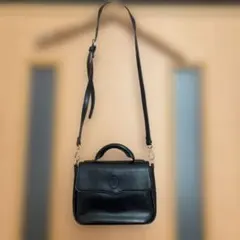 SENSE OF PLACE フラップロゴショルダーバッグ ブラック