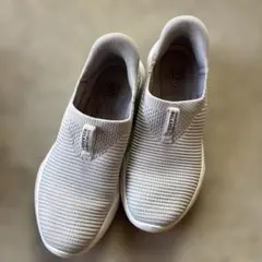 SKECHERS RELAXED FIT グレー　スケッチャーズ　スリップイン