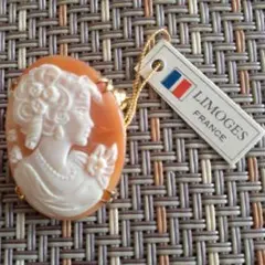 LIMOGES オレンジカメオブローチのサムネイル