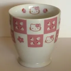 サンリオ　ハローキティのピンクカップ　湯呑み