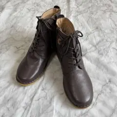 【匿名配送】美品　HOCCO レースアップ　レザーショートブーツ　ダークブラウンのサムネイル