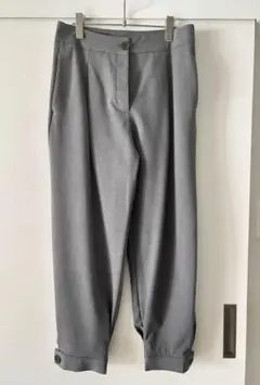 ZARA グレー テーパードパンツ　美品　S
