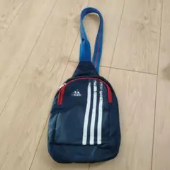 adidas ボディバッグ ネイビー