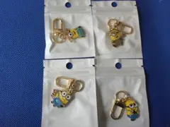 ミニオンズ　キーホルダー　4個セット