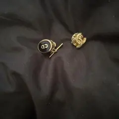 シャネルボタンピアス