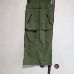 カーキ色 ナイロン タイトスカート ロング丈のサムネイル
