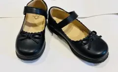 黒いリボン付きフォーマルシューズ