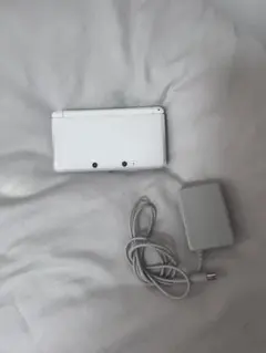 ニンテンドー3DS ホワイト 本体 充電器付き