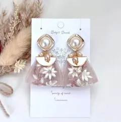 ☘インド刺繍リボンとパール調カボションのイヤリング☘くすみピンク アイボリー 春