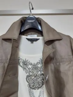 【未使用】NUEVIS ベージュ ショートジャケットのサムネイル