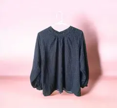 ドット柄 黒 長袖シャツ