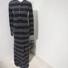 ナチュラルビューティーベーシック　ニットロングワンピース グレーと黒のストライプ