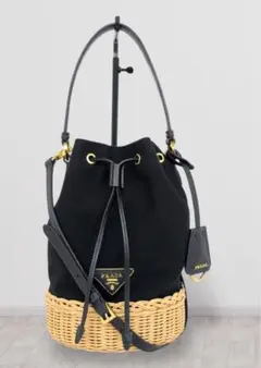 PRADA 巾着型ショルダーバッグ 黒かごバック