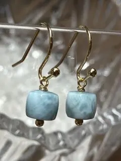 14kgf 天然石　ピアス　ドミニカ産ラリマー