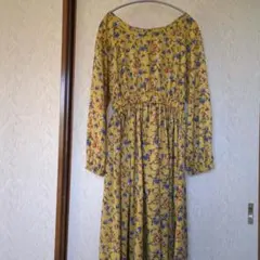 花柄ワンピース　長袖ワンピース　ワンピース