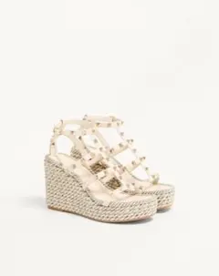 VALENTINO ヴァレンティノ ロックスタッズ サンダルのサムネイル