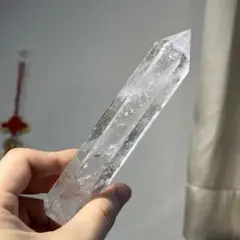 聖赤の祈り柱｜虹宿るヒマラヤ産水晶ポイント （359g／木製台座