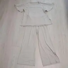フレア袖トップス パンツ セットアップ ベージュ