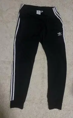 adidas 3本ライン 黒ジャージパンツ Mサイズ