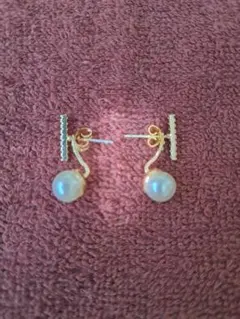 パール付き金色メッキフックピアス