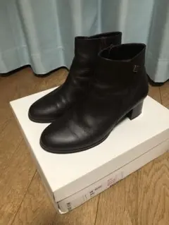 （美品です）お値下げ❗️ダイアナウェルフィット　ブーツ