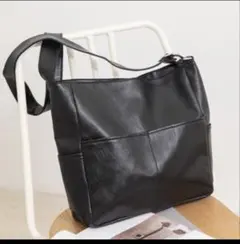 最終特価✨未使用品‼️大容量A4も入る 長さ調整可能ブラックショルダーバッグ