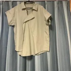 薄いグリーン ラップスタイル 半袖シャツ