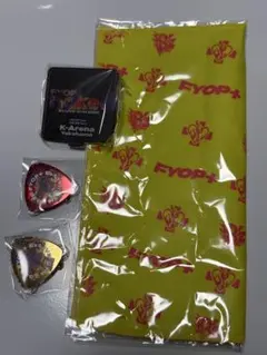 B'z LIVE-GYM 2026 FYOP+, nakedガチャガチャのサムネイル