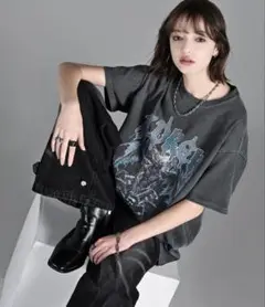 【ADRER】グレー グラフィックプリント Tシャツ