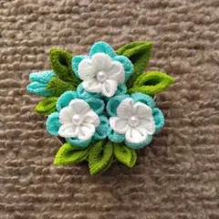 つまみ細工　お花のブローチ 　ハンドメイド　(No.149)