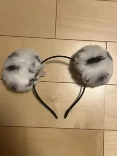 ポンポン付きカチューシャ